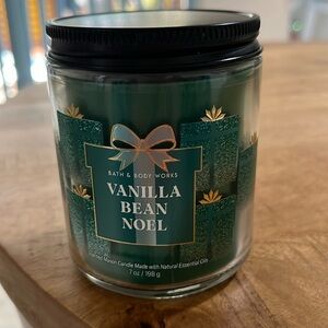 Vanilla Bean Noel Single Wick Candle, NWT